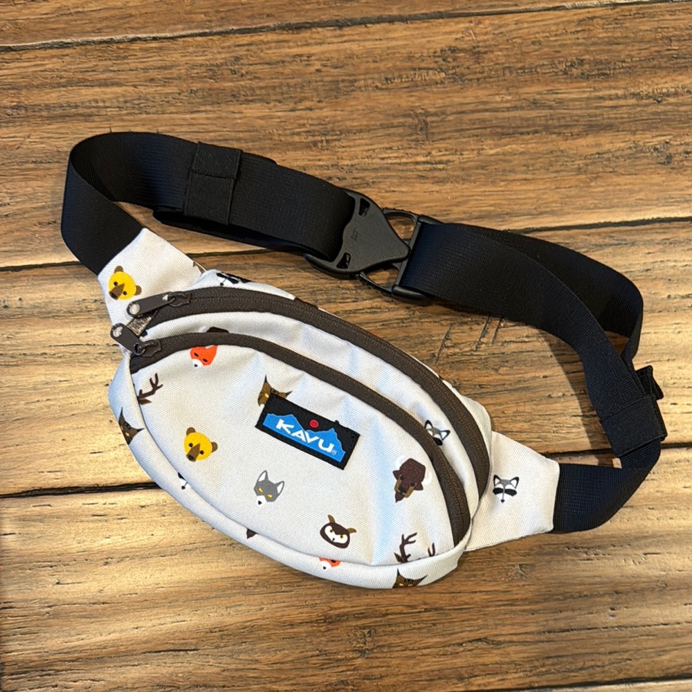Kavu Waist Bag / Fanny Pack with Animal Design NWOT!